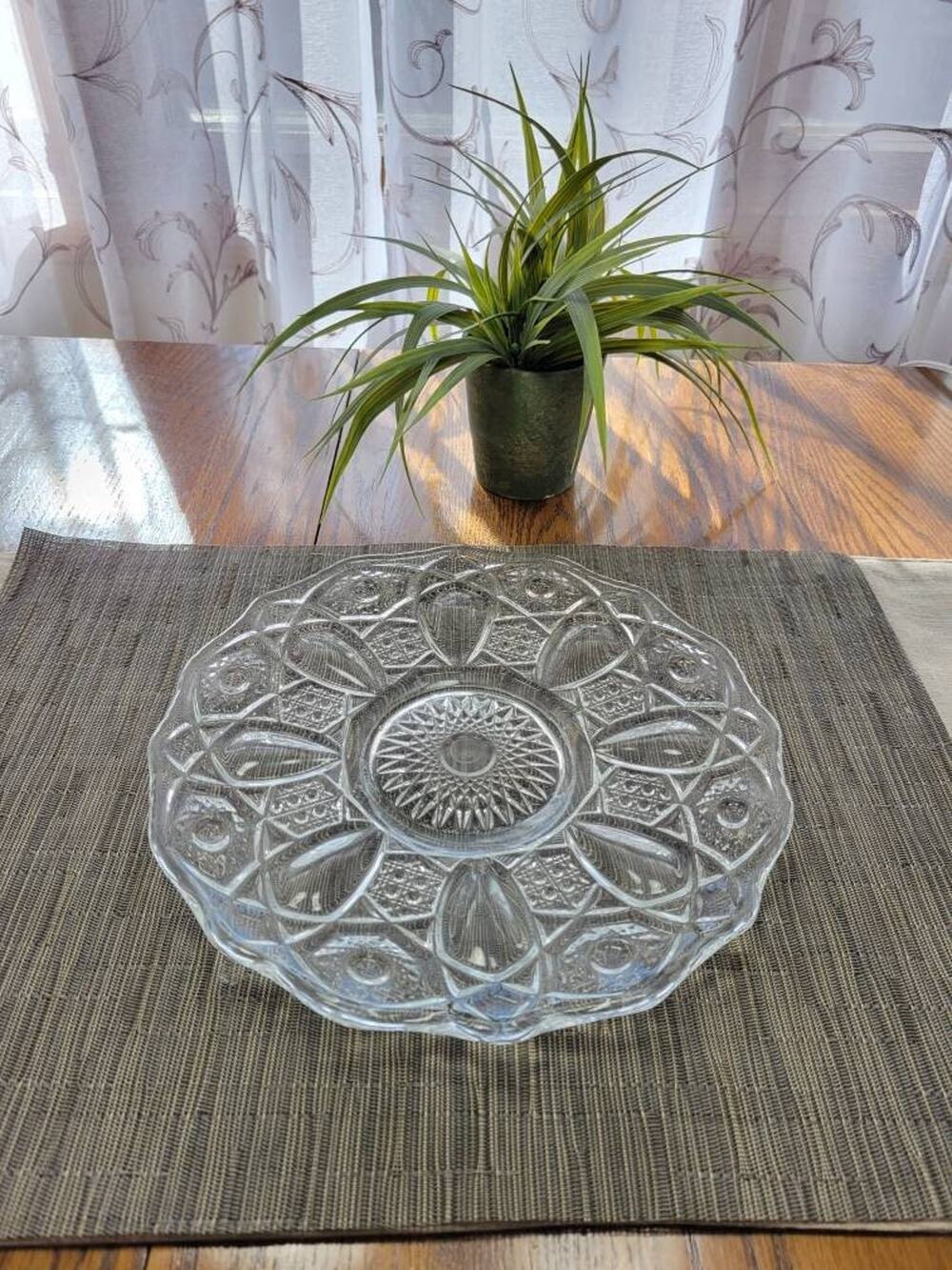 Vintage LE Smith Quintec Clear Glass Sandwich Platter Scalloped Cake Plate